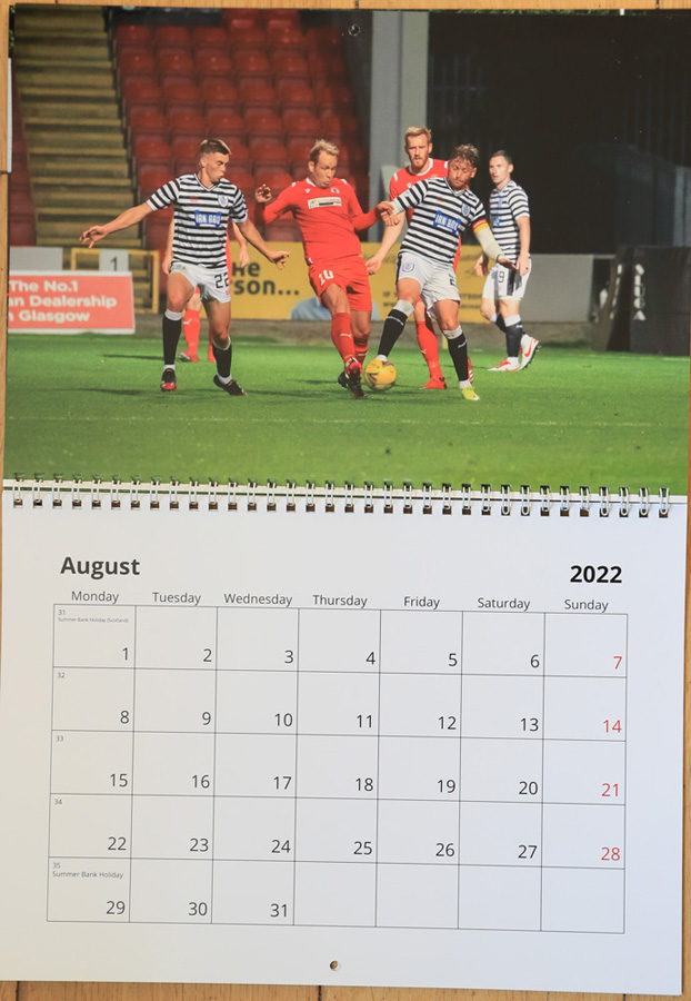 2202 Bonnyrigg Rose Calendar 