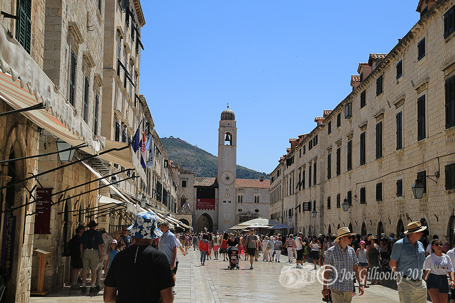 Walk around Dubrovnik city walls