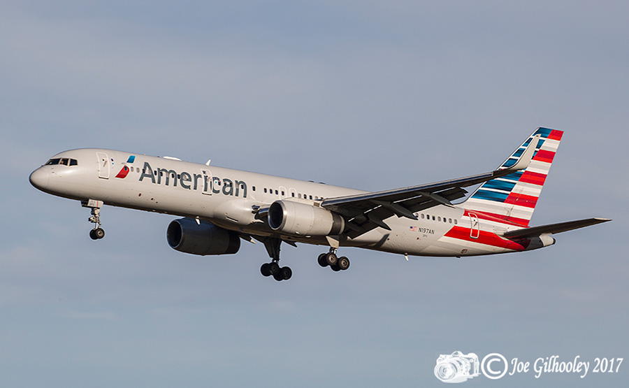 Edinburgh Airport - Flights landing