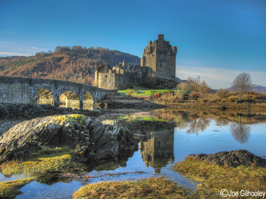 Eilean Donan Castle taken with a 7.1 megapixels compact camera in 2006