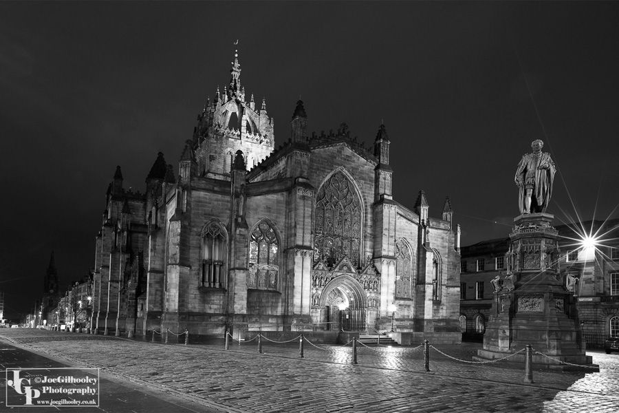 St Giles Cathedral Edinburgh by night