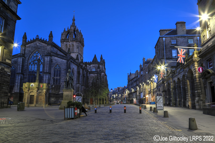 St Giles , Royal Mile, Edinburgh just before sunrise