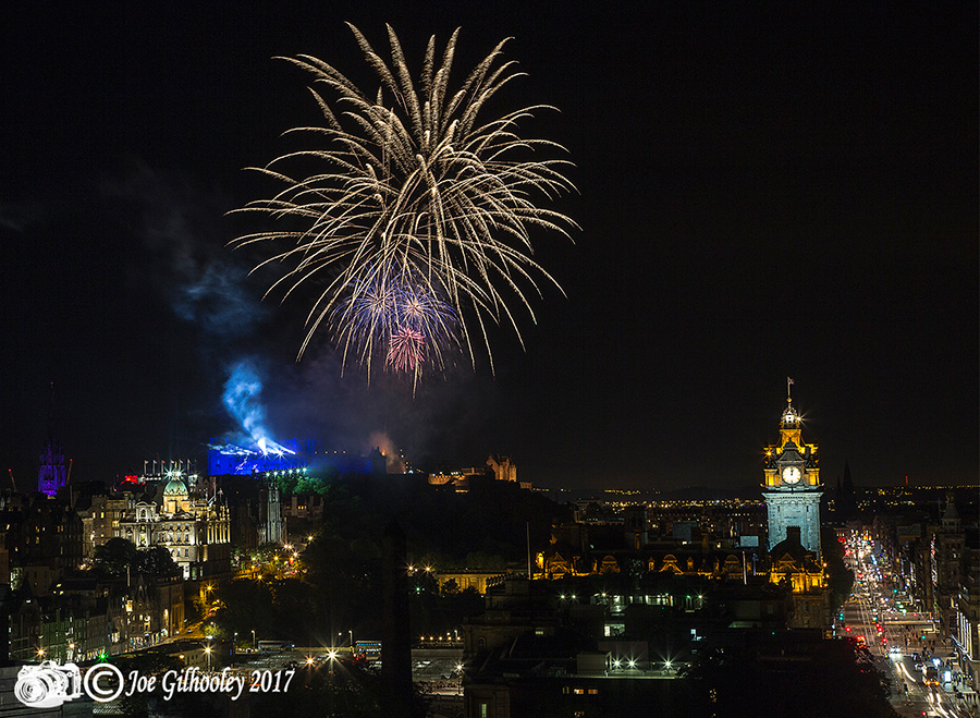 Edinburgh Military Tattoo Fireworks - Extended fireworks display
